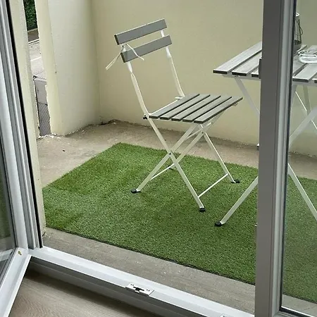 公寓 T A 5mn Euro Airport Avec Terrasse *